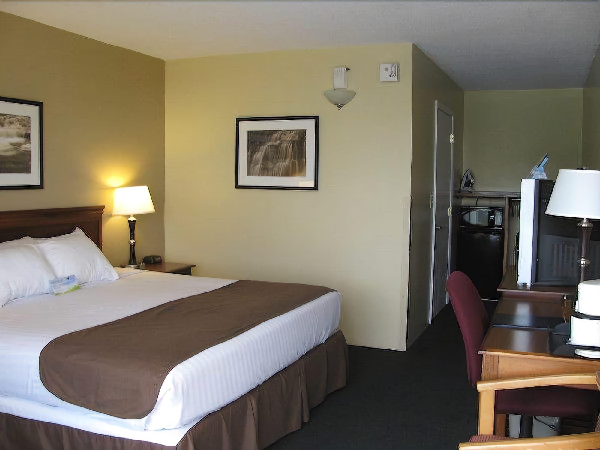 Quality Inn & Suites Vandalia Near I-70 And Hwy 51 Exteriör bild