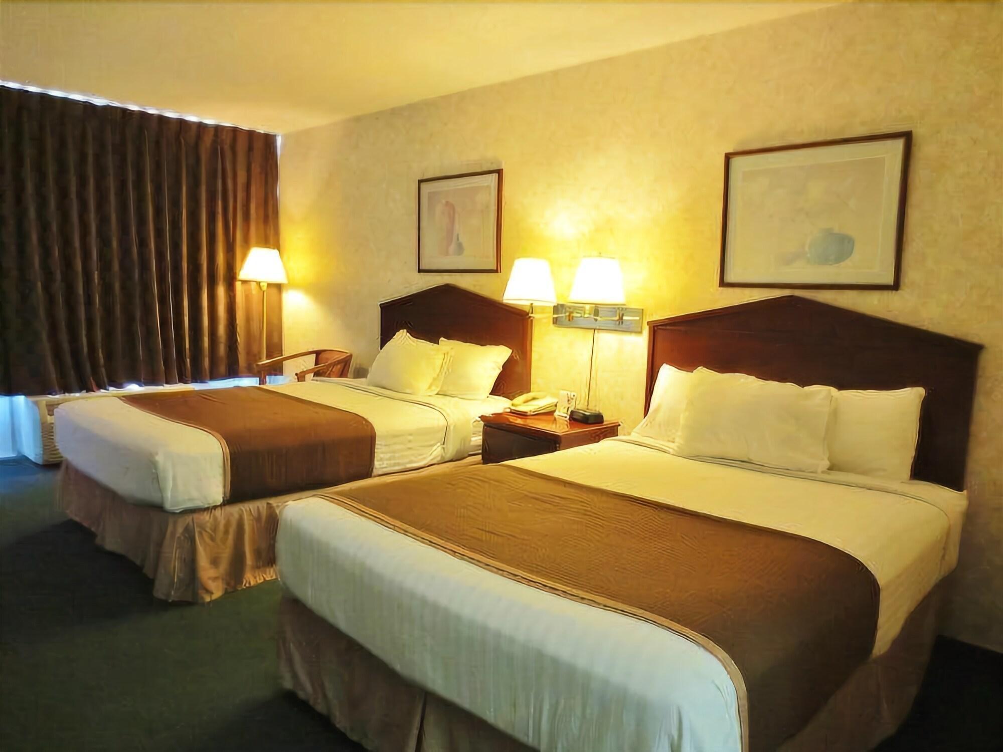 Quality Inn & Suites Vandalia Near I-70 And Hwy 51 Exteriör bild