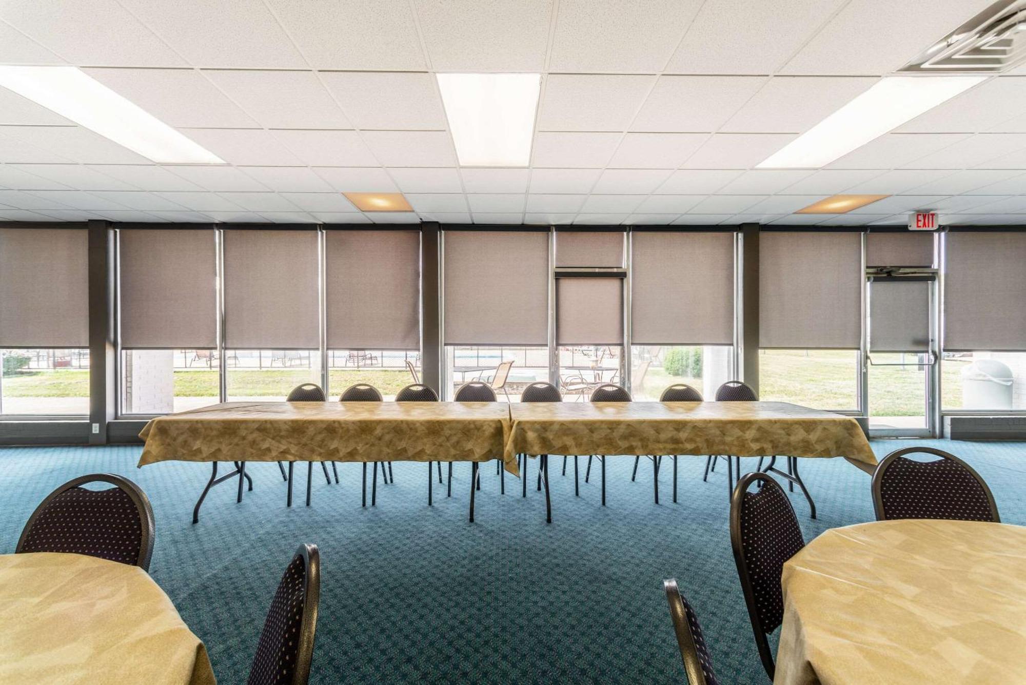 Quality Inn & Suites Vandalia Near I-70 And Hwy 51 Exteriör bild