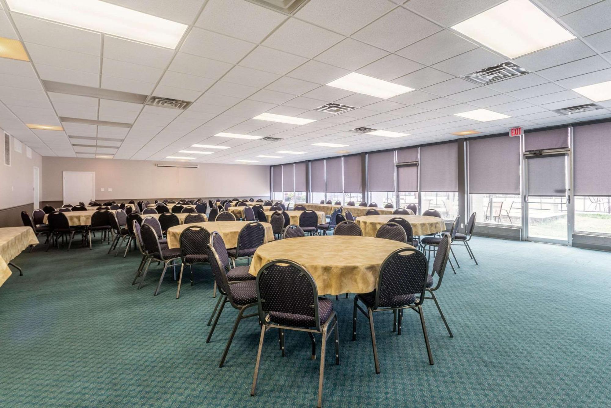 Quality Inn & Suites Vandalia Near I-70 And Hwy 51 Exteriör bild