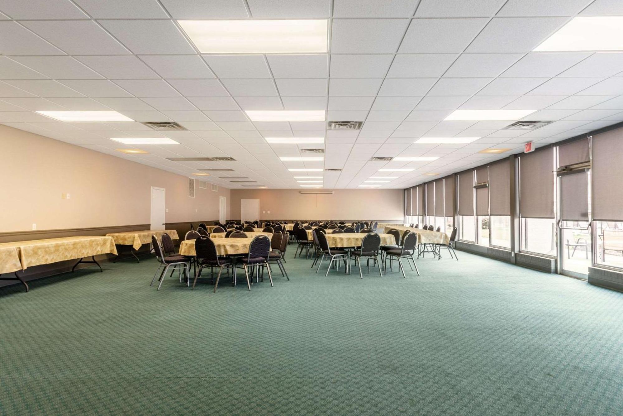 Quality Inn & Suites Vandalia Near I-70 And Hwy 51 Exteriör bild
