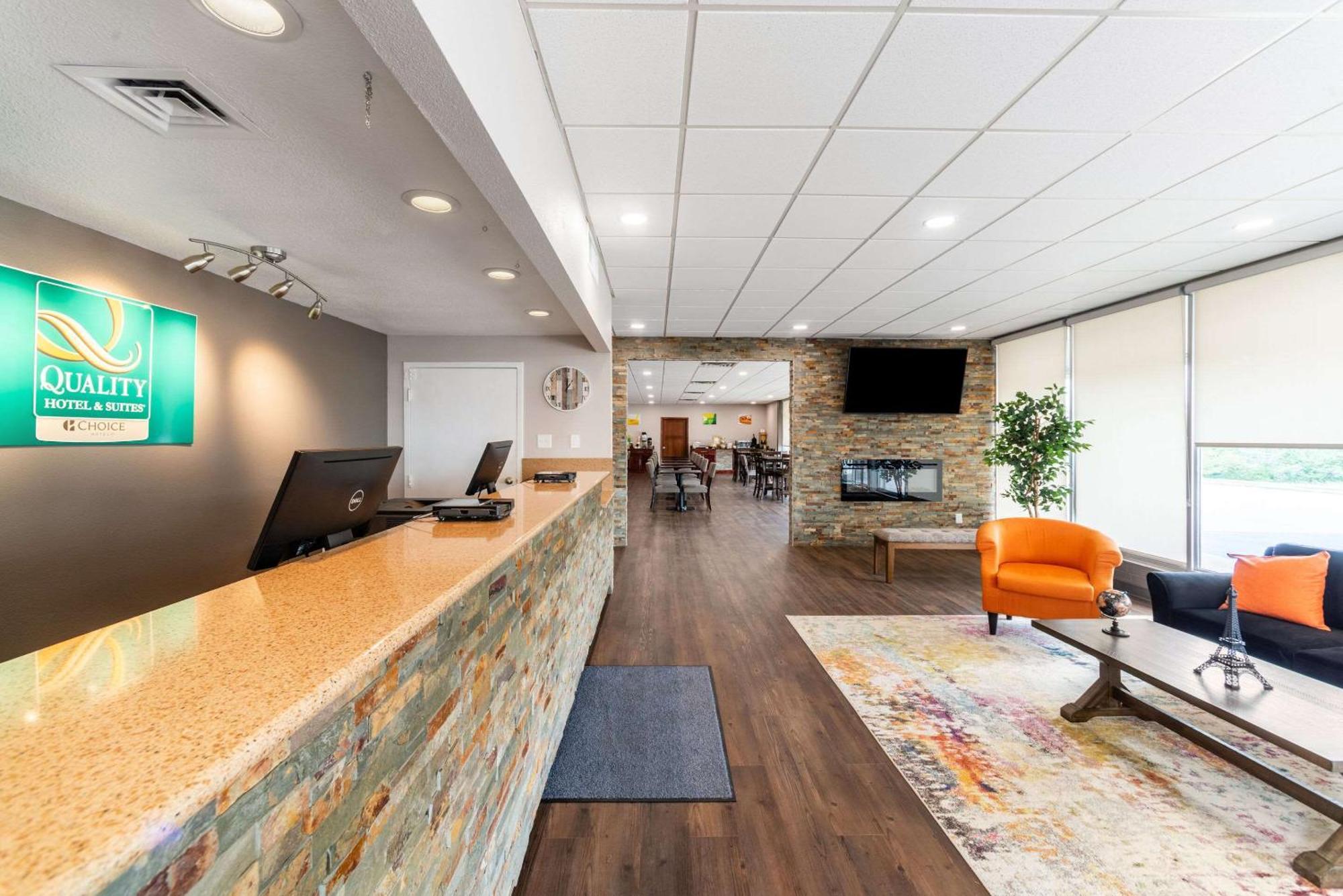 Quality Inn & Suites Vandalia Near I-70 And Hwy 51 Exteriör bild