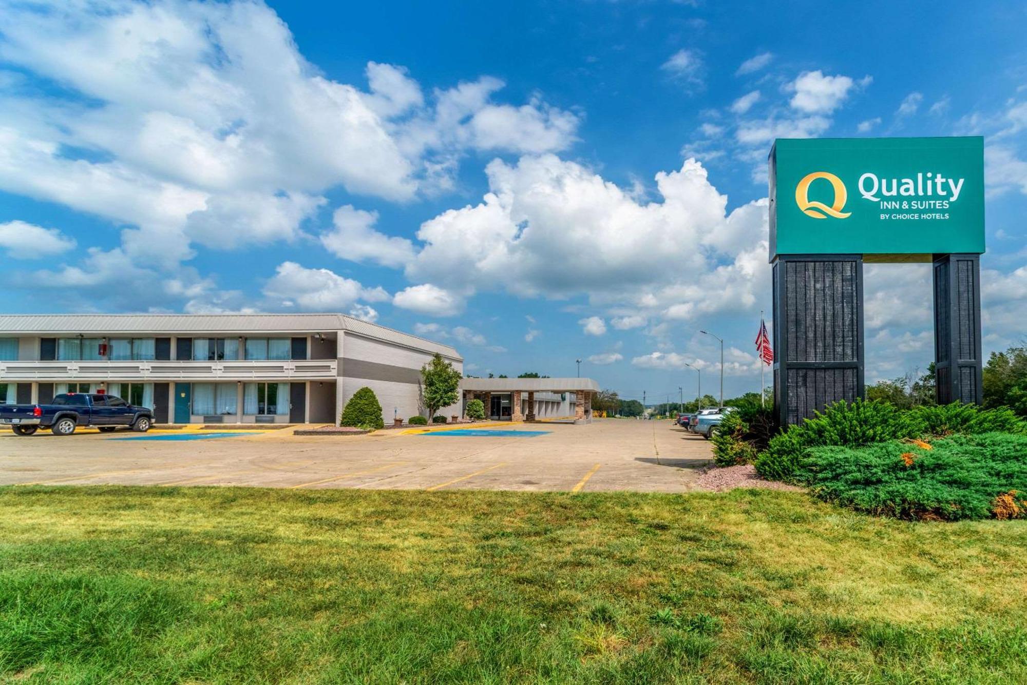 Quality Inn & Suites Vandalia Near I-70 And Hwy 51 Exteriör bild