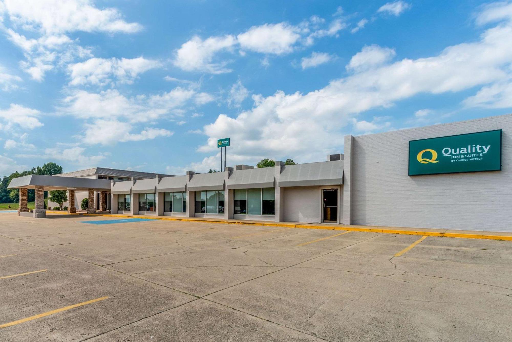 Quality Inn & Suites Vandalia Near I-70 And Hwy 51 Exteriör bild