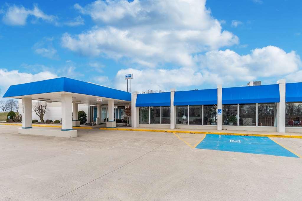 Quality Inn & Suites Vandalia Near I-70 And Hwy 51 Exteriör bild